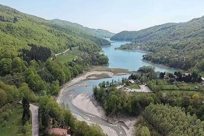 Teren 1.500 mp la coada Lacului Paltinu, Valea Doftanei, vis-a-vis de ATRA Doftana - miniatură 2